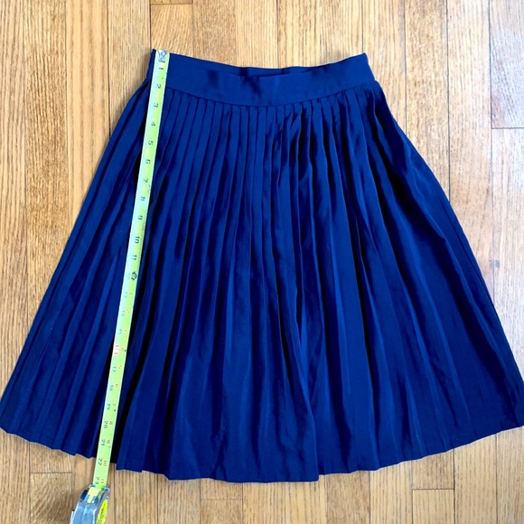 American Apparel Navy Pleated Midi Skirt - Picture 3 of 7
